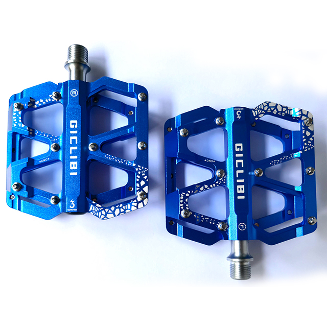 GICLIBI Aluminum Bicycle Pedals 3 Bearings CNC Machined Flat Pedals with Removable Anti-Skid Nails