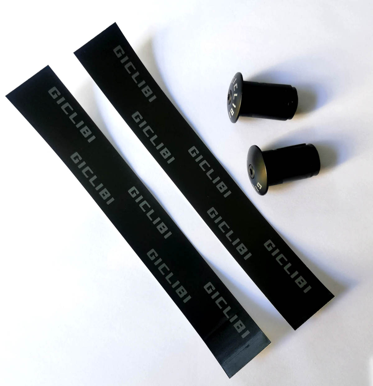 GICLIBI Bicycle Bar Tape, Bike Handlebar Tape, Road Bicycle Handlebar PU Tape, Black Cycling Grip Tape, with Adhesive Backs, Soft Comfortable, Wear Resistant Black