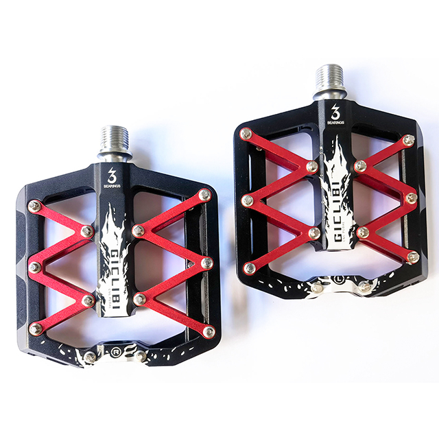 GICLIBI Bicycle Aluminum Pedals 3 Bearings CNC Machined Flat Pedals with Removable Anti-Skid Nails